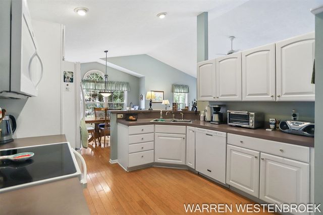 11962 Willow Wood Lane, Holland, MI 49424