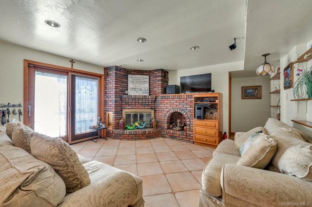 138-10 11 Avenue, Malba, NY 11357