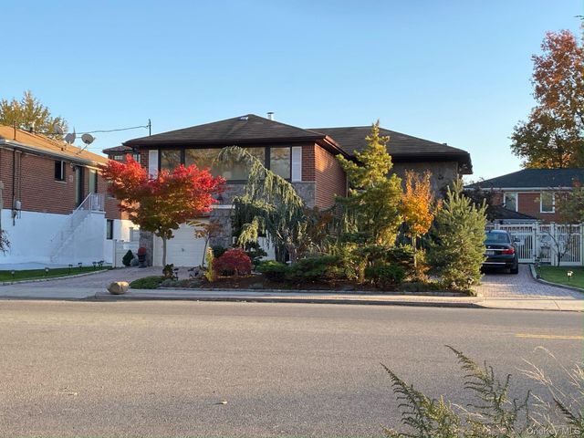 138-10 11 Avenue, Malba, NY 11357