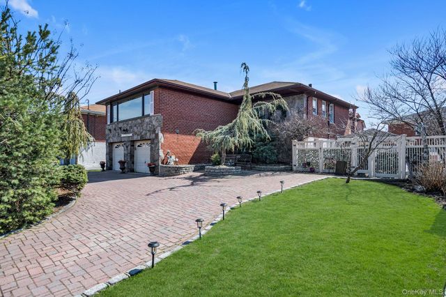 138-10 11 Avenue, Malba, NY 11357