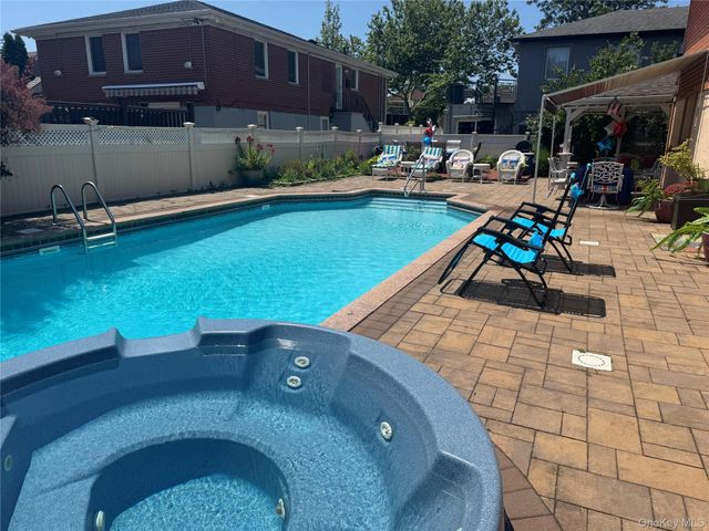 138-10 11 Avenue, Malba, NY 11357