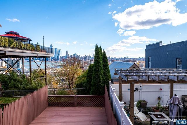 818 Palisade Avenue, Union City, NJ 07087