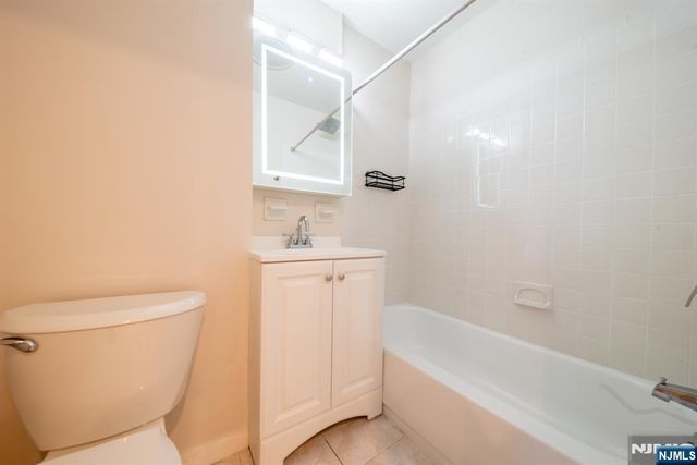 818 Palisade Avenue, Union City, NJ 07087