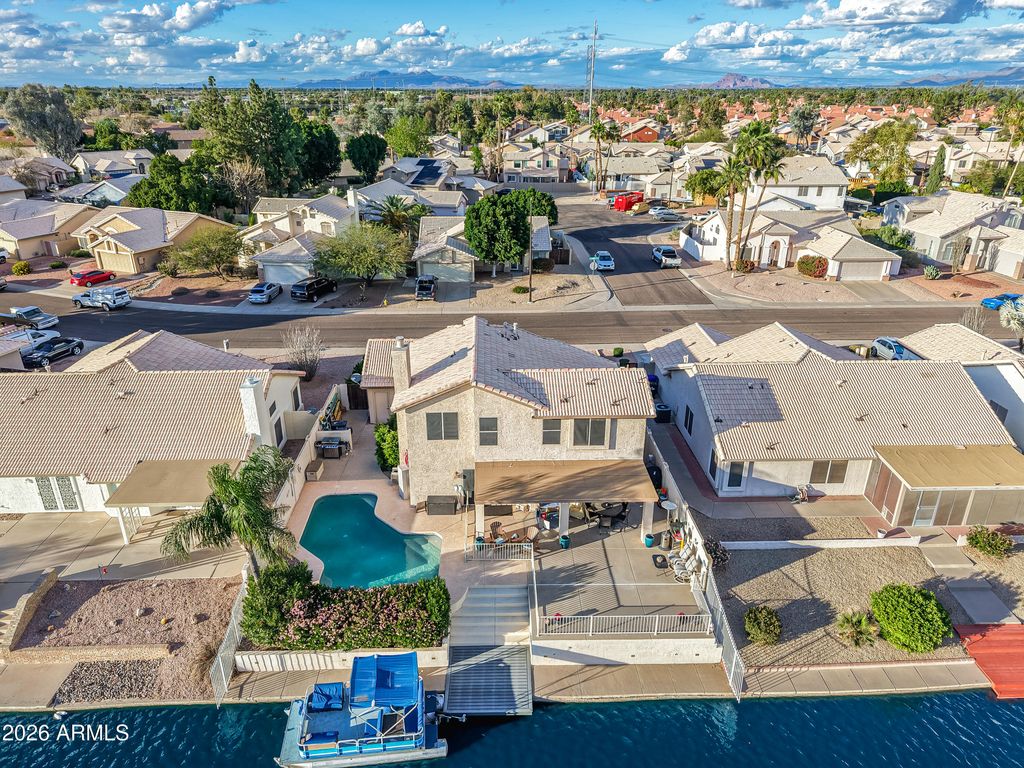 Image 1 of property listing at 1125 E ARTESIAN Way, Gilbert, AZ 85234