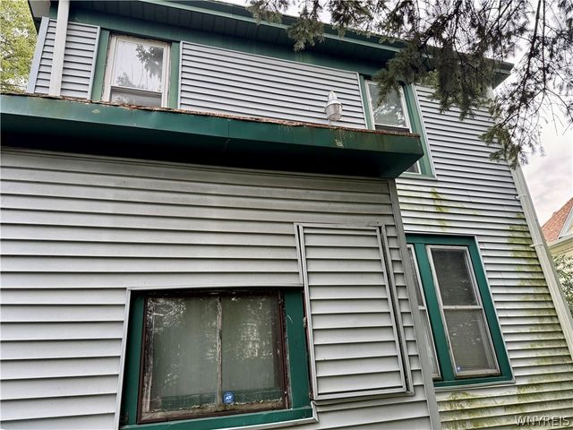 41 Duane Avenue, Niagara Falls, NY 14305