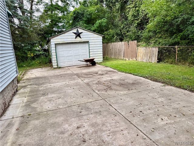 41 Duane Avenue, Niagara Falls, NY 14305