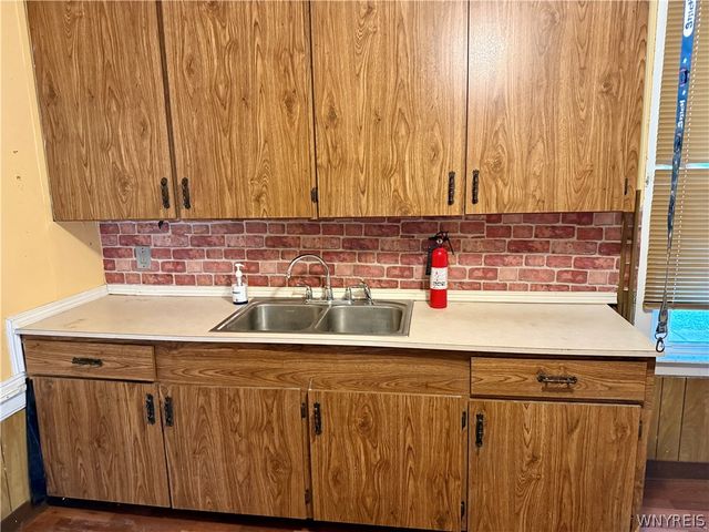 41 Duane Avenue, Niagara Falls, NY 14305
