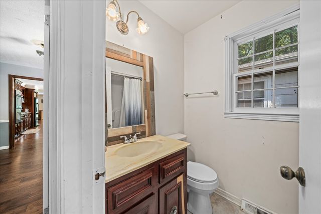 1355 Pilot Dr, Cookeville, TN 38506