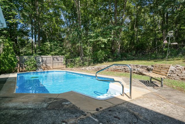 1355 Pilot Dr, Cookeville, TN 38506