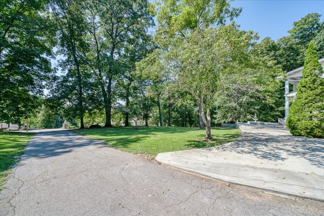 1355 Pilot Dr, Cookeville, TN 38506