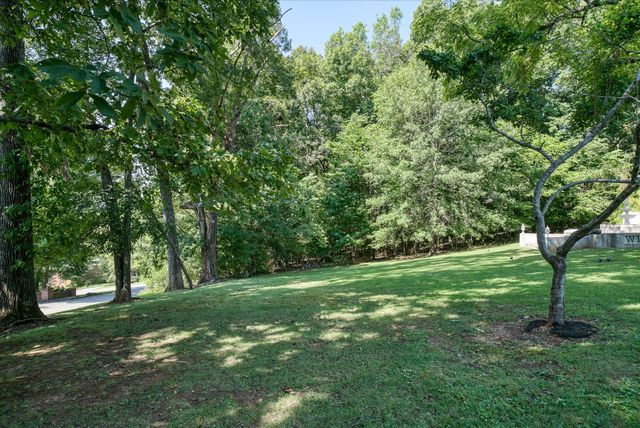 1355 Pilot Dr, Cookeville, TN 38506