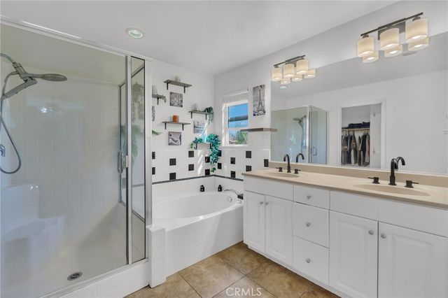 25587 Mountain Glen Circle, Menifee, CA 92585