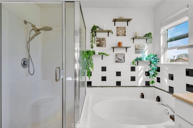 25587 Mountain Glen Circle, Menifee, CA 92585