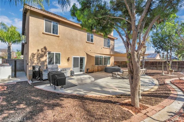 25587 Mountain Glen Circle, Menifee, CA 92585