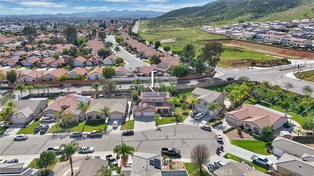 25587 Mountain Glen Circle, Menifee, CA 92585
