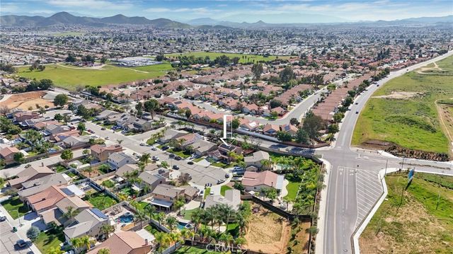 25587 Mountain Glen Circle, Menifee, CA 92585