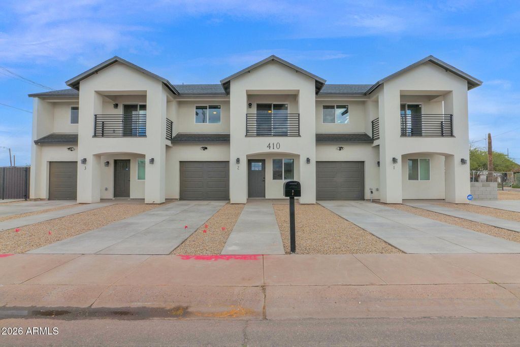 Image 15 of property listing at 410 W Hadley Street, Phoenix, AZ 85003