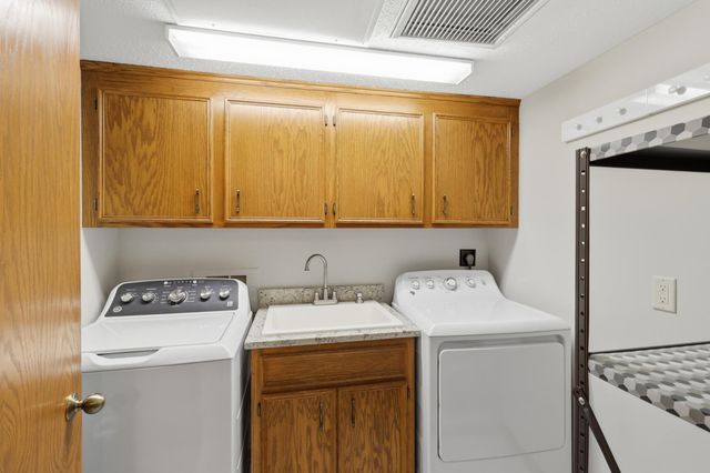 6100 Auto Club Road 305, Bloomington, MN 55438