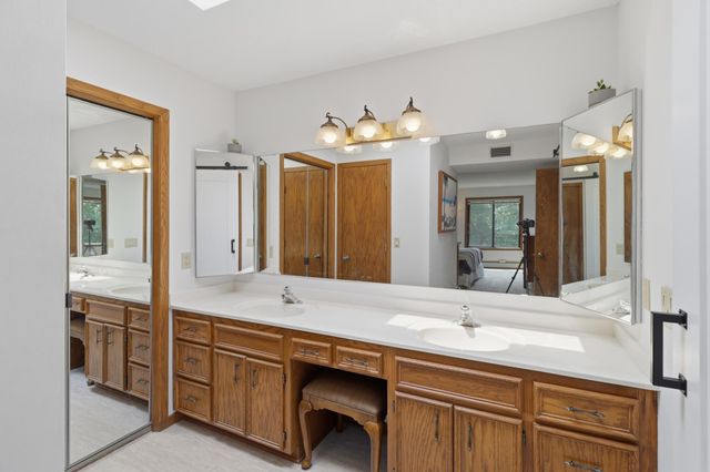 6100 Auto Club Road 305, Bloomington, MN 55438
