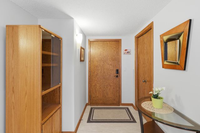 6100 Auto Club Road 305, Bloomington, MN 55438