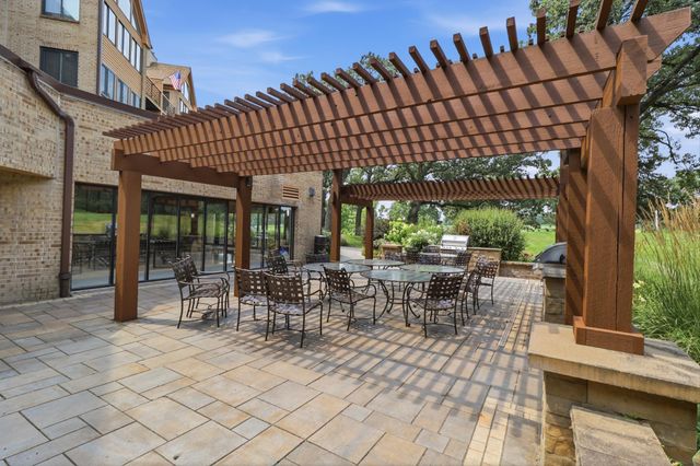 6100 Auto Club Road 305, Bloomington, MN 55438