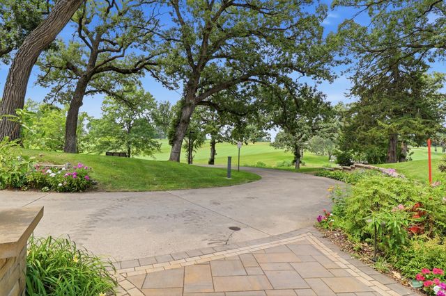 6100 Auto Club Road 305, Bloomington, MN 55438