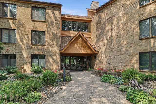 6100 Auto Club Road 305, Bloomington, MN 55438