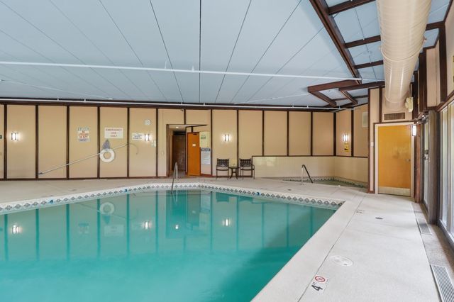6100 Auto Club Road 305, Bloomington, MN 55438