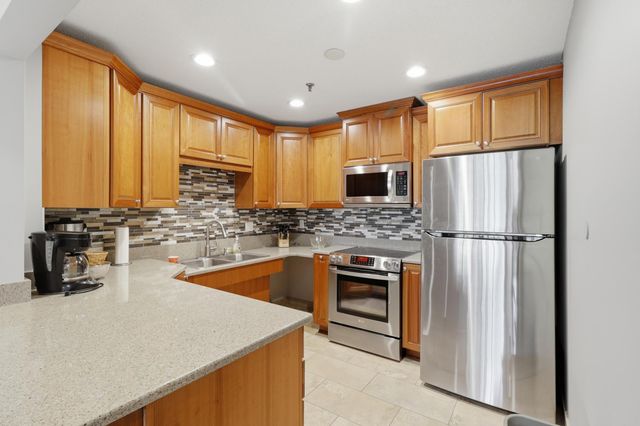 6100 Auto Club Road 305, Bloomington, MN 55438