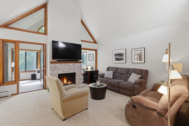 6100 Auto Club Road 305, Bloomington, MN 55438