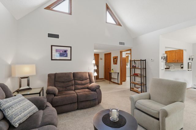 6100 Auto Club Road 305, Bloomington, MN 55438