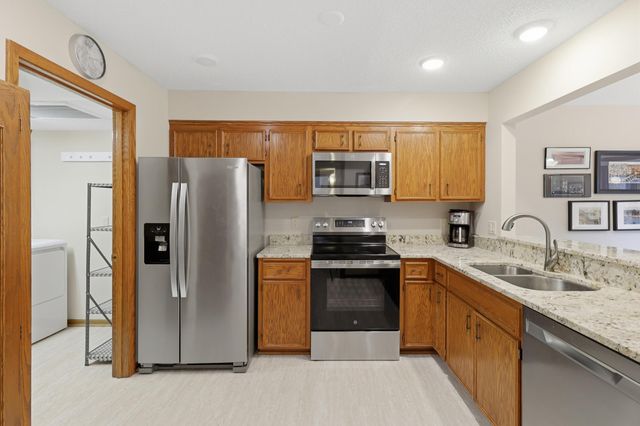 6100 Auto Club Road 305, Bloomington, MN 55438