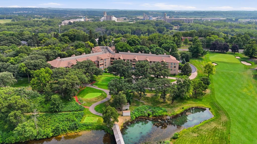 6100 Auto Club Road 305, Bloomington, MN 55438