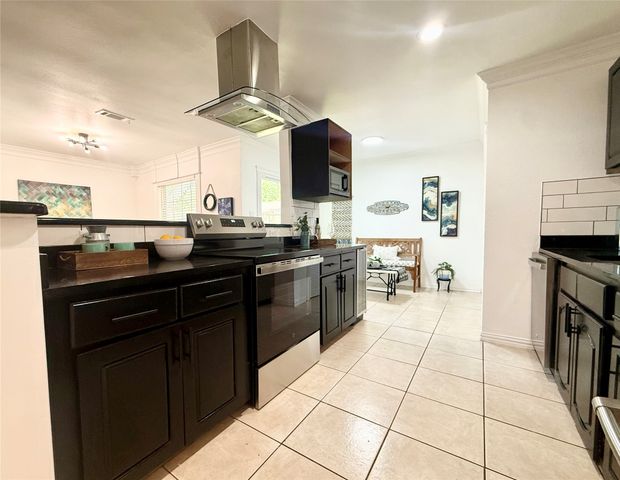 1922 Baywood Lane, Arlington, TX 76014