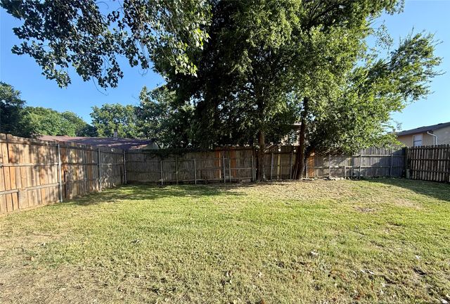 1922 Baywood Lane, Arlington, TX 76014