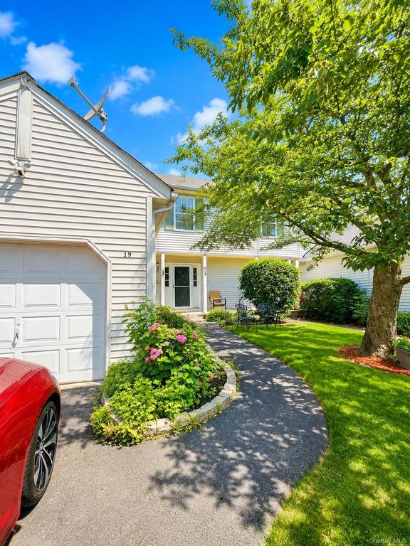 19 Helene Circle, Woodbury, NY 10930 — exterior
