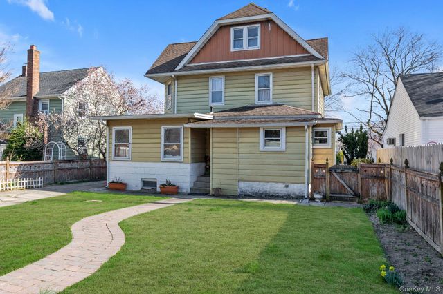 841 Waverly Place, Baldwin, NY 11510