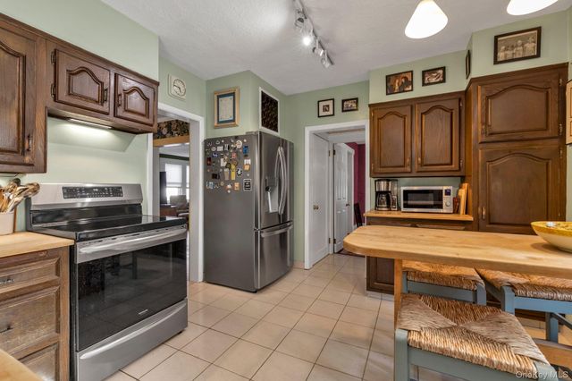 841 Waverly Place, Baldwin, NY 11510