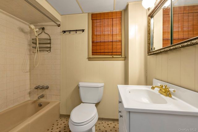 841 Waverly Place, Baldwin, NY 11510