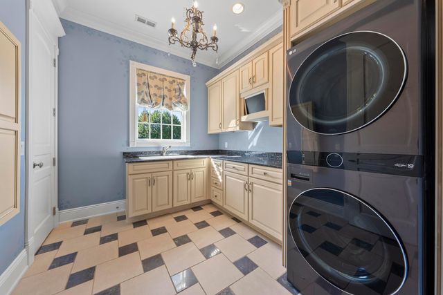 7495 Bridlespur Lane, Delaware, OH 43015