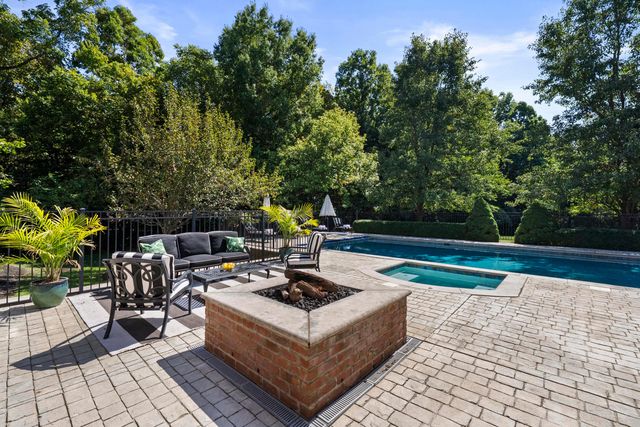 7495 Bridlespur Lane, Delaware, OH 43015