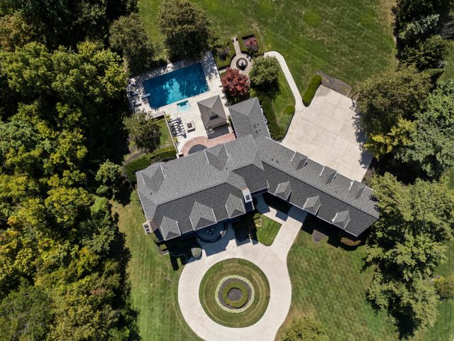 7495 Bridlespur Lane, Delaware, OH 43015