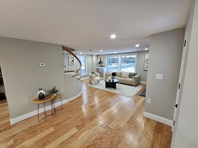 122 Chapin Rd, Hudson, MA 01749