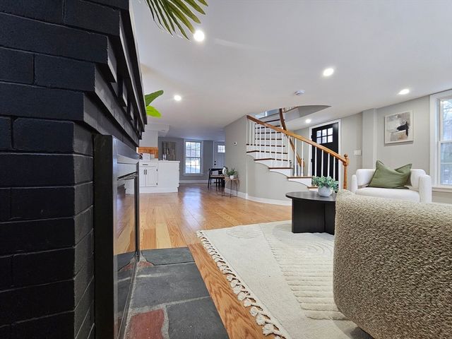 122 Chapin Rd, Hudson, MA 01749