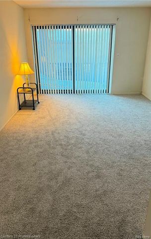 18328 University Park Drive, Livonia, MI 48152