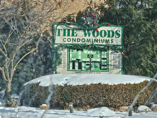 18328 University Park Drive, Livonia, MI 48152