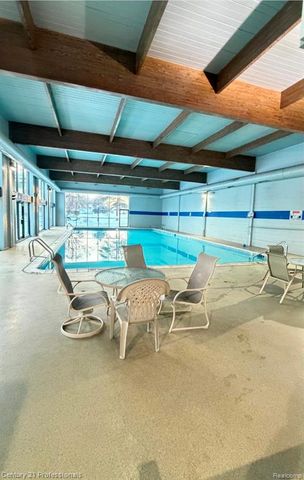 18328 University Park Drive, Livonia, MI 48152