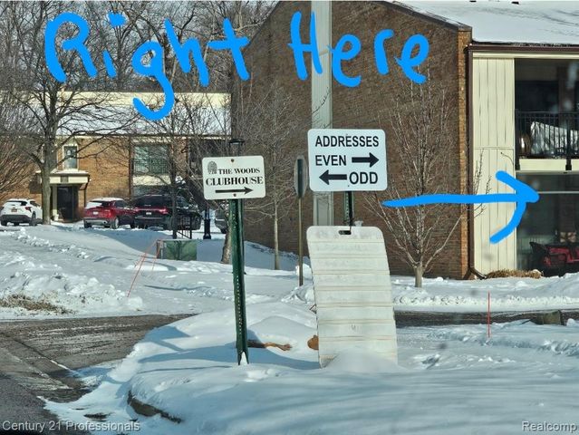 18328 University Park Drive, Livonia, MI 48152