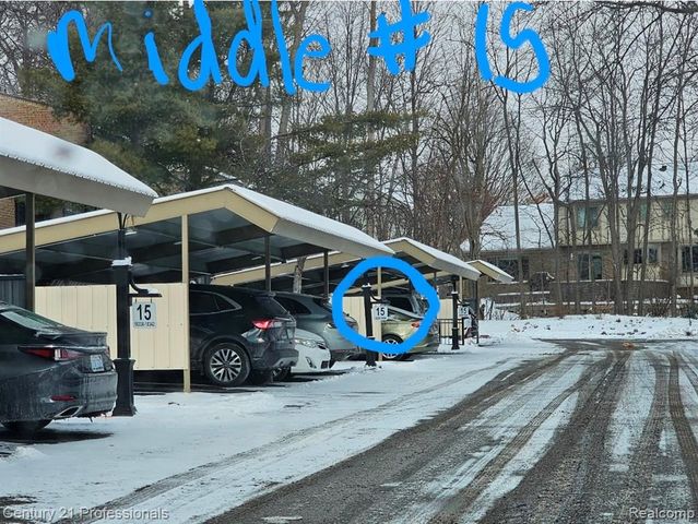 18328 University Park Drive, Livonia, MI 48152