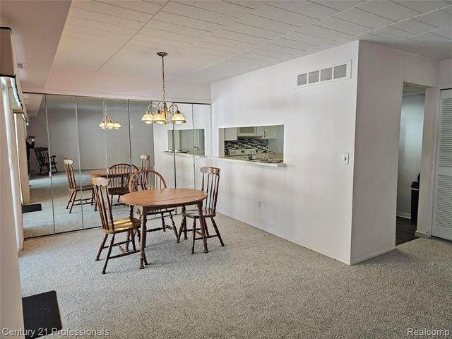 18328 University Park Drive, Livonia, MI 48152